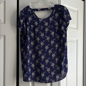 Loft outlet blouse with cute V cutout in the back. Size L.